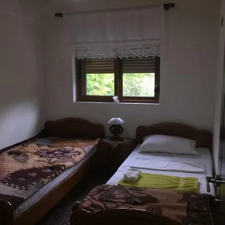 Veliu Landhaus Bajkaj